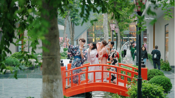 Lynn Times Thanh Thủy đưa thị trấn Onsen Nhật Bản về miền đất Tổ - Ảnh 1. Lynn Times Thanh Thủy đưa thị trấn Onsen Nhật Bản về miền đất Tổ - Ảnh 1.