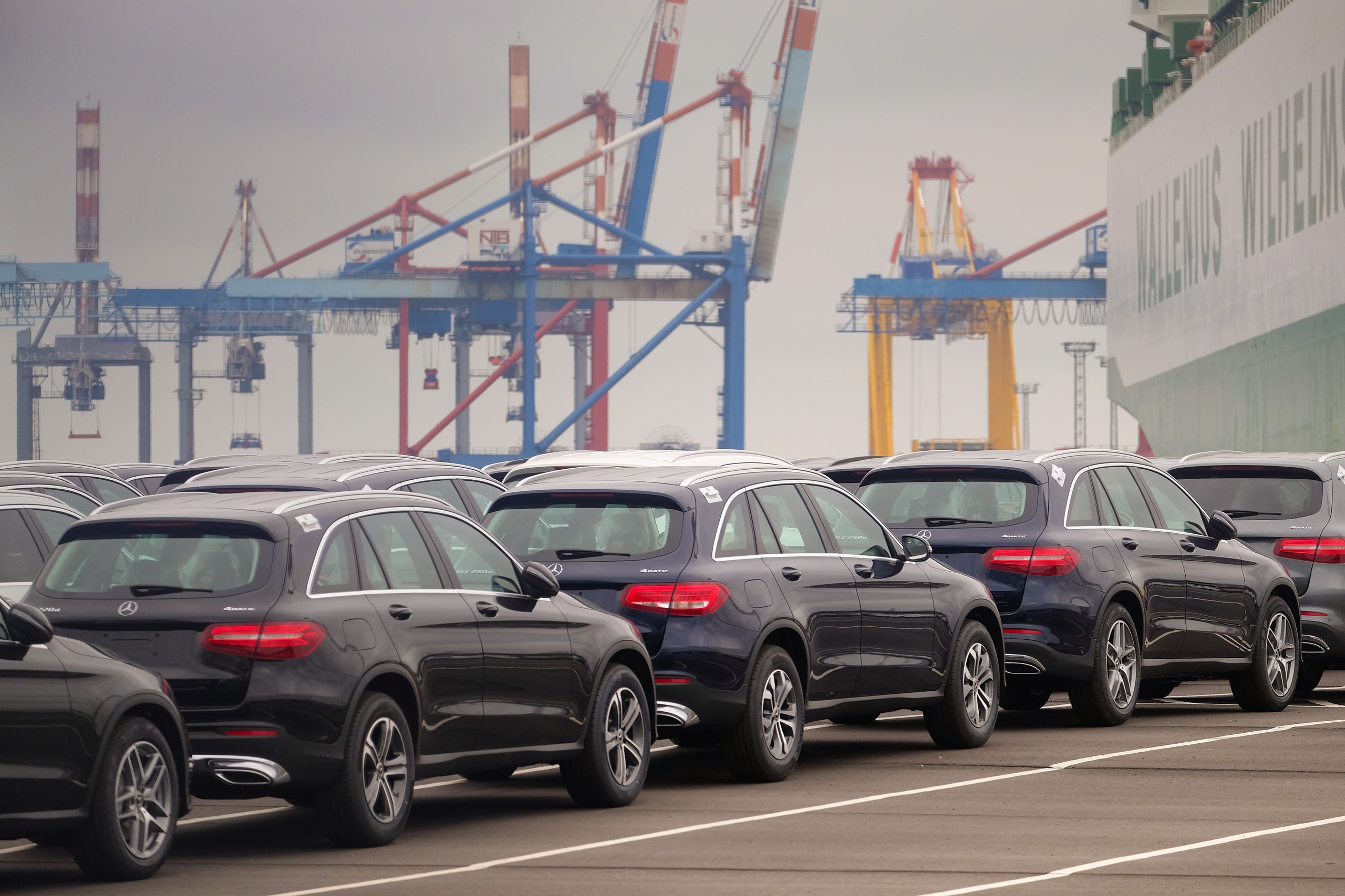 Chuyện gì đây: Cảng biển Châu Âu thành bãi đỗ xe điện của Trung Quốc, hỗn loạn với dòng lũ ô tô giá rẻ ùn tắc ngập các cửa khẩu - Ảnh 4.