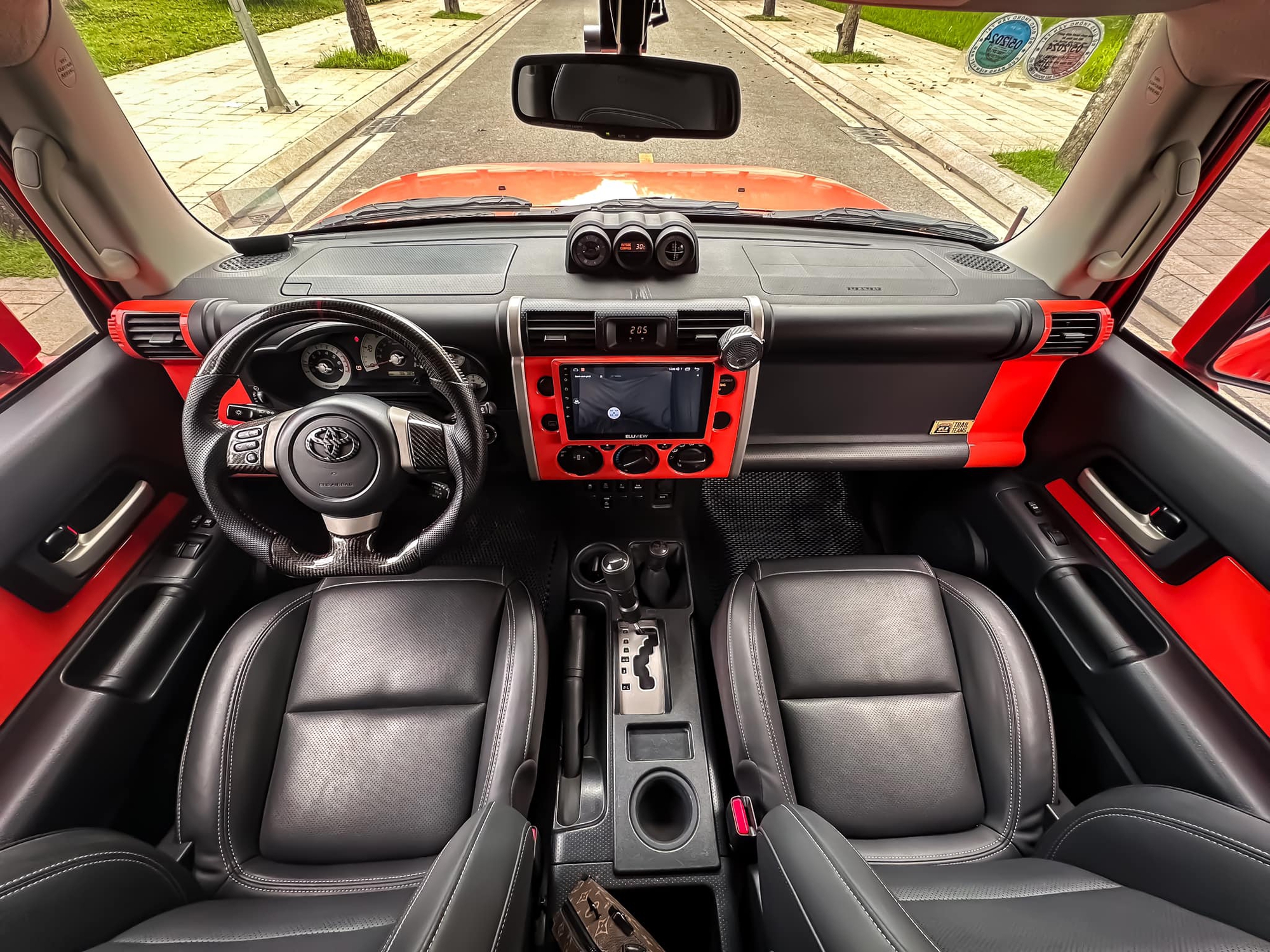 'Đàn anh' Toyota Fortuner rao bán 1,6 tỷ đồng: Đắt hơn Everest, độ hết 500 triệu, thuộc diện của hiếm tại Việt Nam - Ảnh 3. 'Đàn anh' Toyota Fortuner rao bán 1,6 tỷ đồng: Đắt hơn Everest, độ hết 500 triệu, thuộc diện của hiếm tại Việt Nam - Ảnh 3.