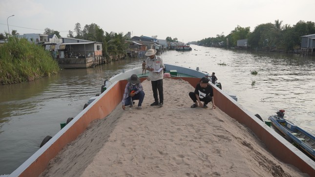 Phó Thủ tướng: 'Họp lên họp xuống nhưng công trình vẫn chờ cát' - Ảnh 1.