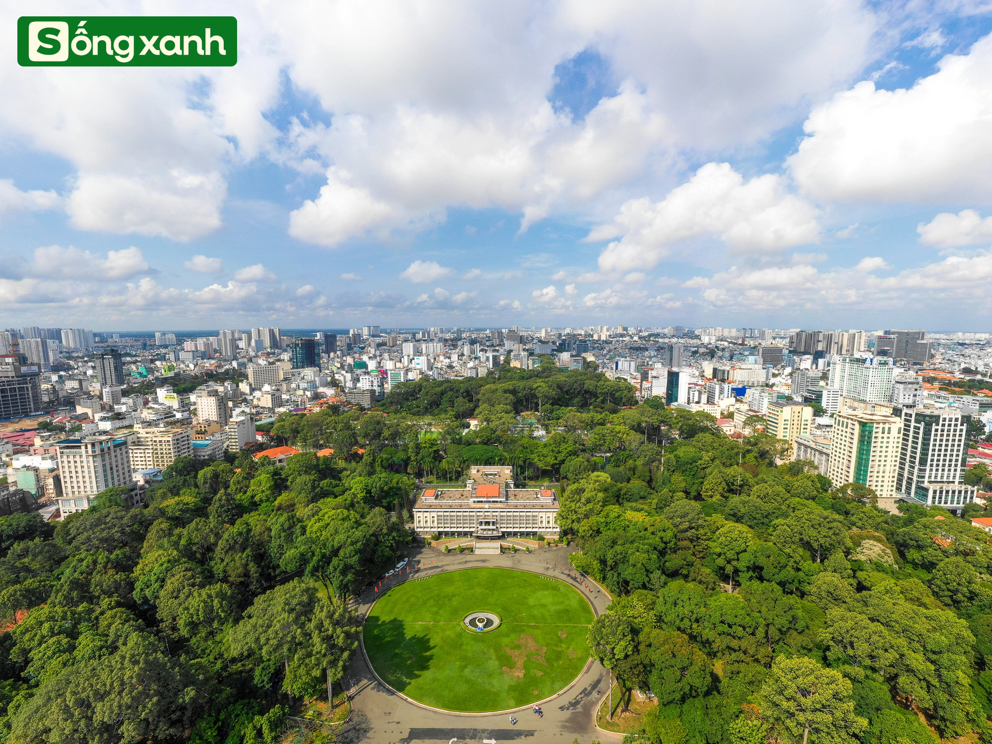 Những 'khu rừng' xanh mát quý như ngọc ở thành phố giàu có và đông dân nhất Việt Nam- Ảnh 16.