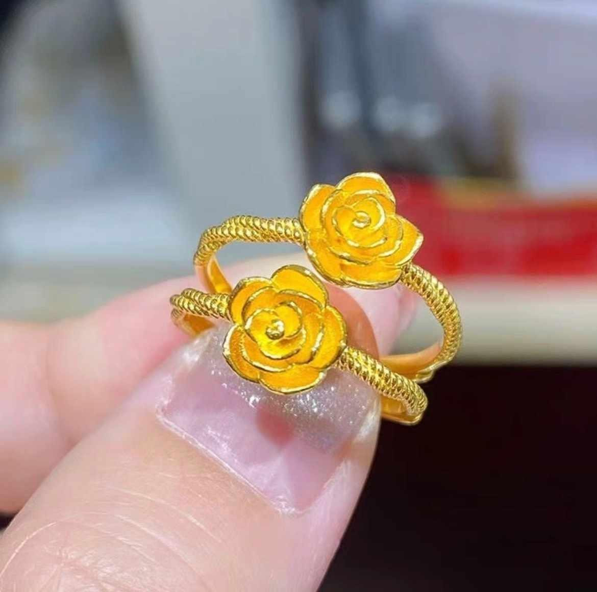 Mua nhẫn hơn 1/3 chỉ vàng, được ông chủ tặng thêm 0,9g: người phụ nữ lập tức báo cảnh sát vì một lý do - Ảnh 1.