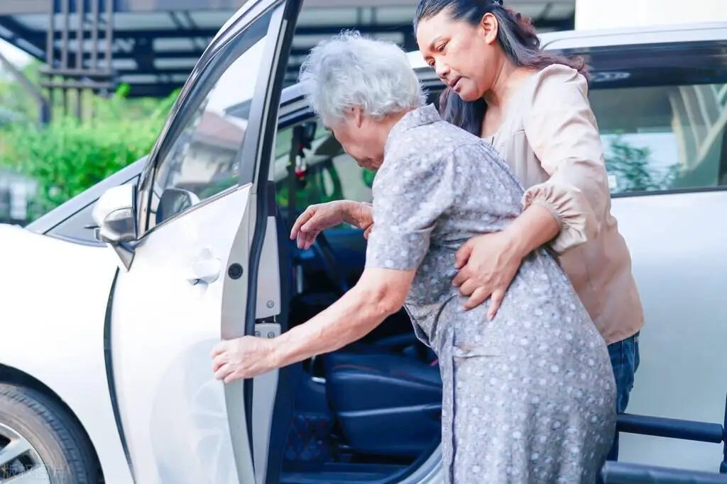 Có hơn 2 tỷ tiết kiệm và lương hưu 17 triệu/tháng, tôi bỏ tiền “mời” con gái về chăm sóc: Ai cũng phải khen ngợi cách hưu trí tuyệt vời này- Ảnh 2.