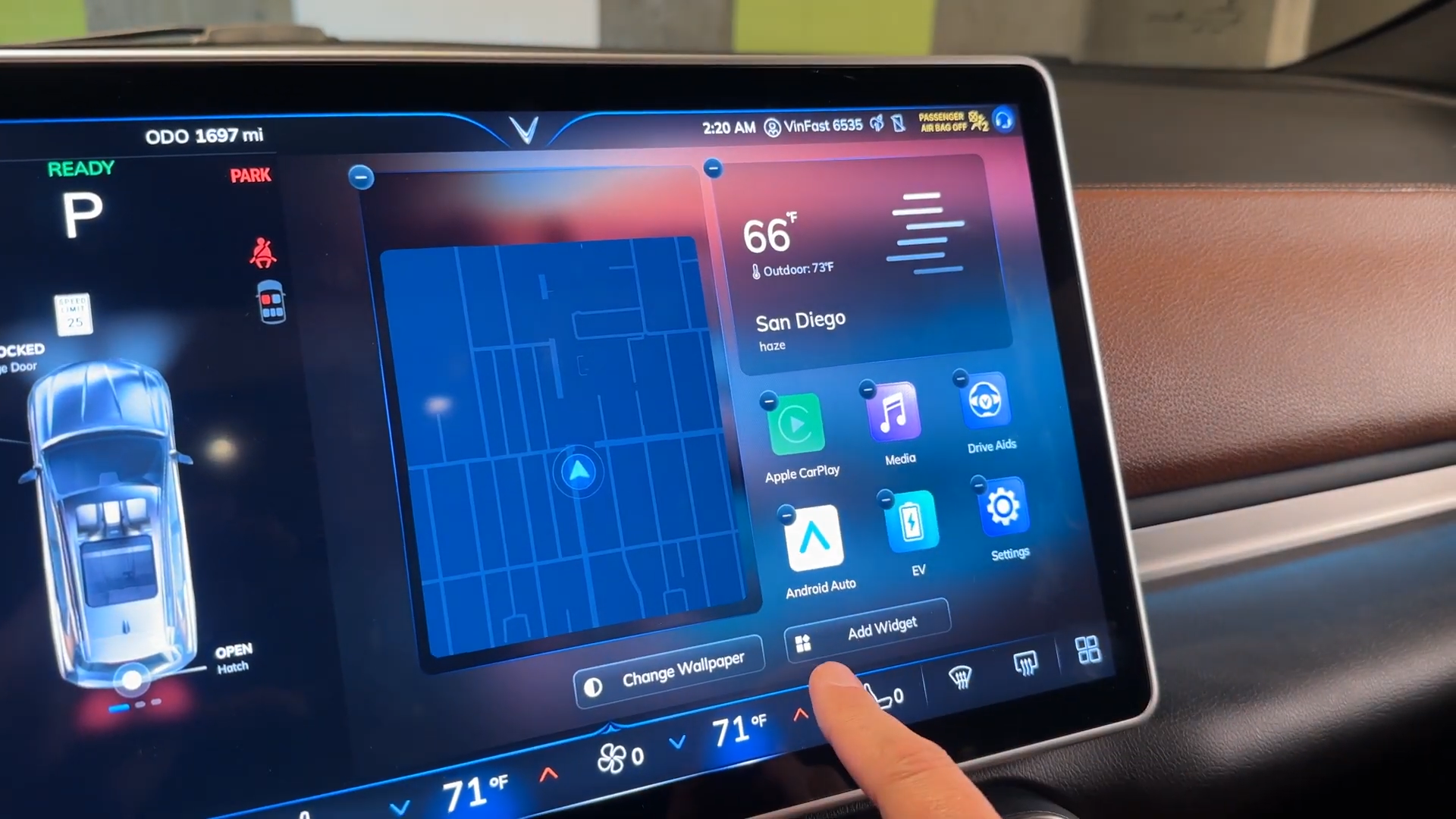 Youtuber gần 5 triệu lượt theo dõi lái VF 8 rồi 'chốt': Hyundai, KIA có khởi đầu tệ, VinFast làm tốt hơn- Ảnh 8. Youtuber gần 5 triệu lượt theo dõi lái VF 8 rồi 'chốt': Hyundai, KIA có khởi đầu tệ, VinFast làm tốt hơn- Ảnh 8.