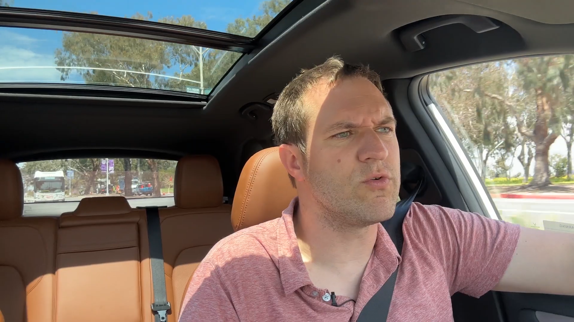 Youtuber gần 5 triệu lượt theo dõi lái VF 8 rồi 'chốt': Hyundai, KIA có khởi đầu tệ, VinFast làm tốt hơn- Ảnh 19. Youtuber gần 5 triệu lượt theo dõi lái VF 8 rồi 'chốt': Hyundai, KIA có khởi đầu tệ, VinFast làm tốt hơn- Ảnh 19.