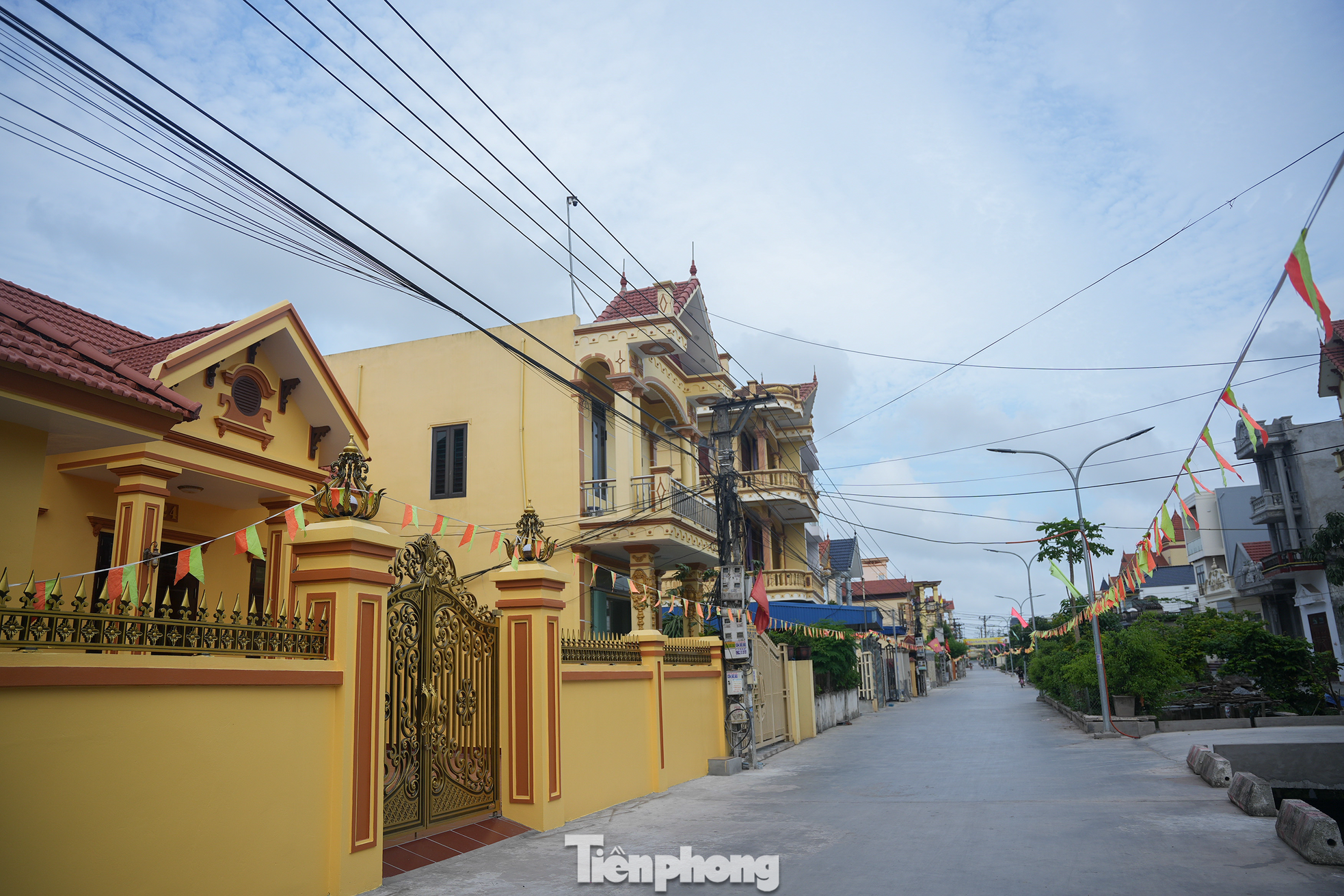 Ngôi làng tỷ phú nức tiếng tại Nam Định: Toàn dinh thự, lâu đài và tàu trăm tỷ xuôi ngược khắp muôn nơi - Ảnh 12.