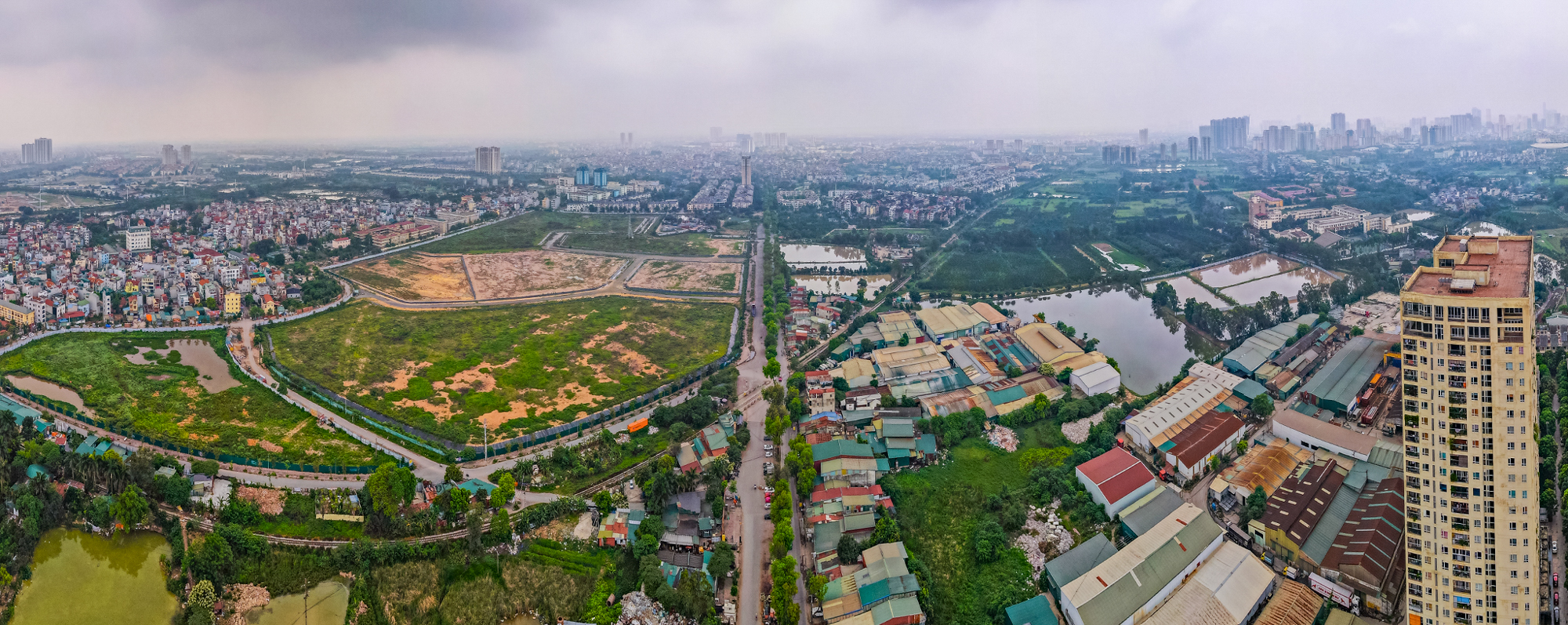 Cận cảnh con đường sắp được chi 2.800 tỷ để mở rộng, nối đại đô thị của Vinhomes với ga đường sắt tỷ USD- Ảnh 9. Cận cảnh con đường sắp được chi 2.800 tỷ để mở rộng, nối đại đô thị của Vinhomes với ga đường sắt tỷ USD- Ảnh 9.