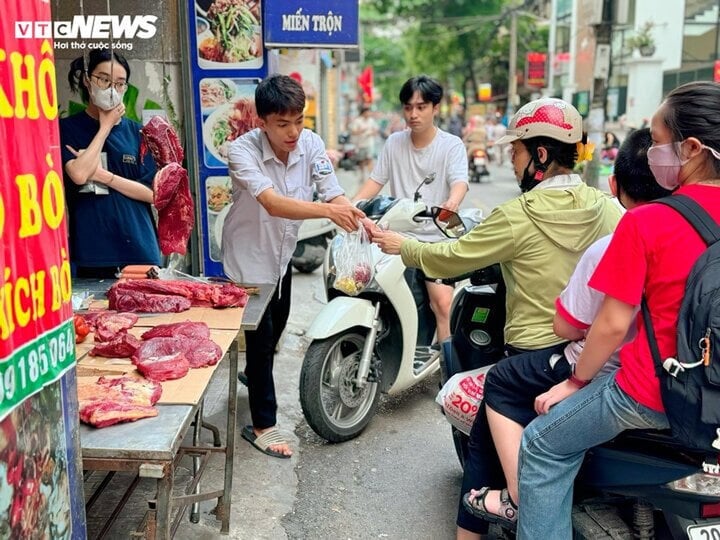 Sống với 14 triệu đồng/tháng, gia đình tôi suốt ngày ăn trứng rán, đậu phụ - Ảnh 1.