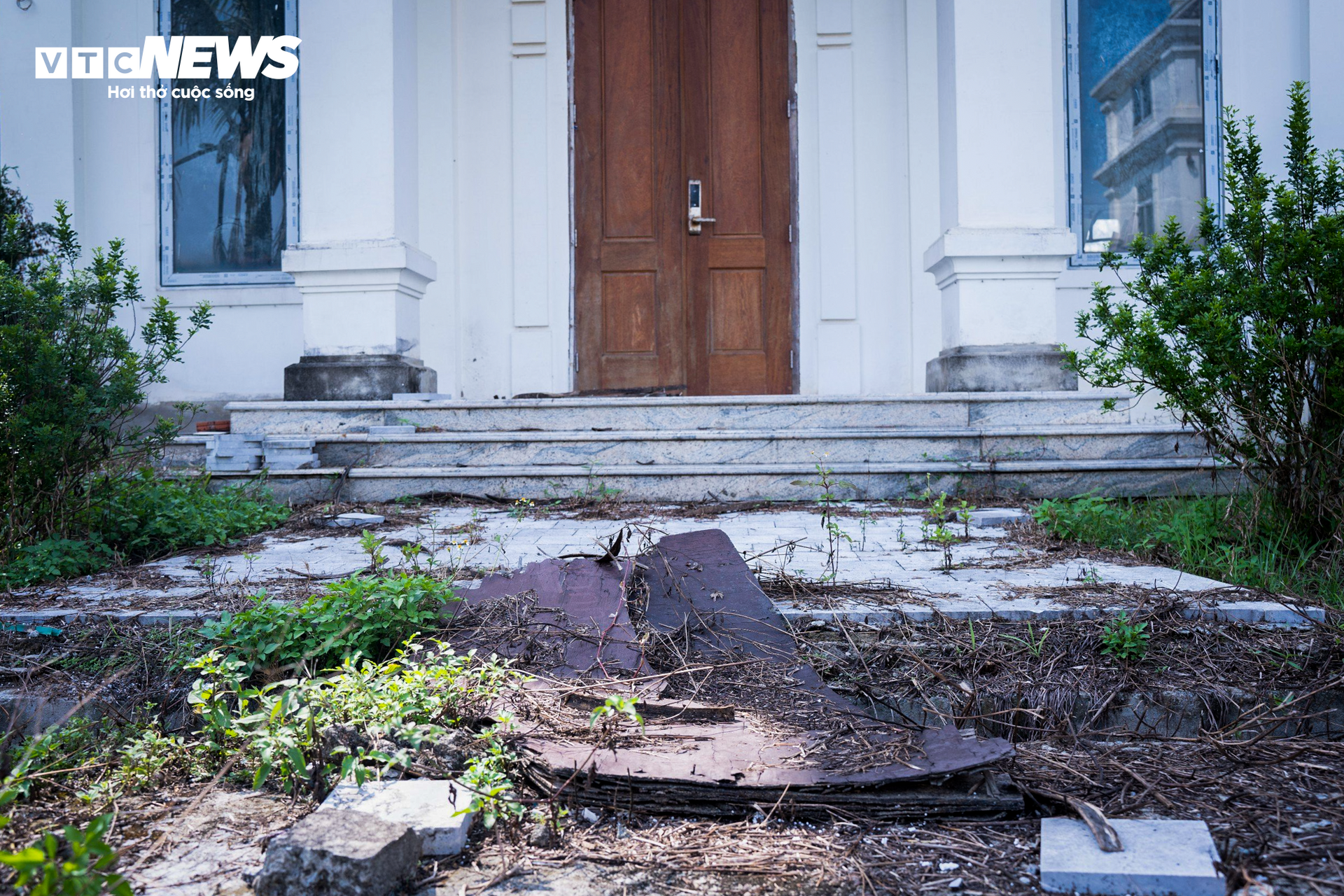 Khu biệt thự 370 tỷ đồng nằm hoang lạnh bên bờ biển Hà Tĩnh- Ảnh 8.