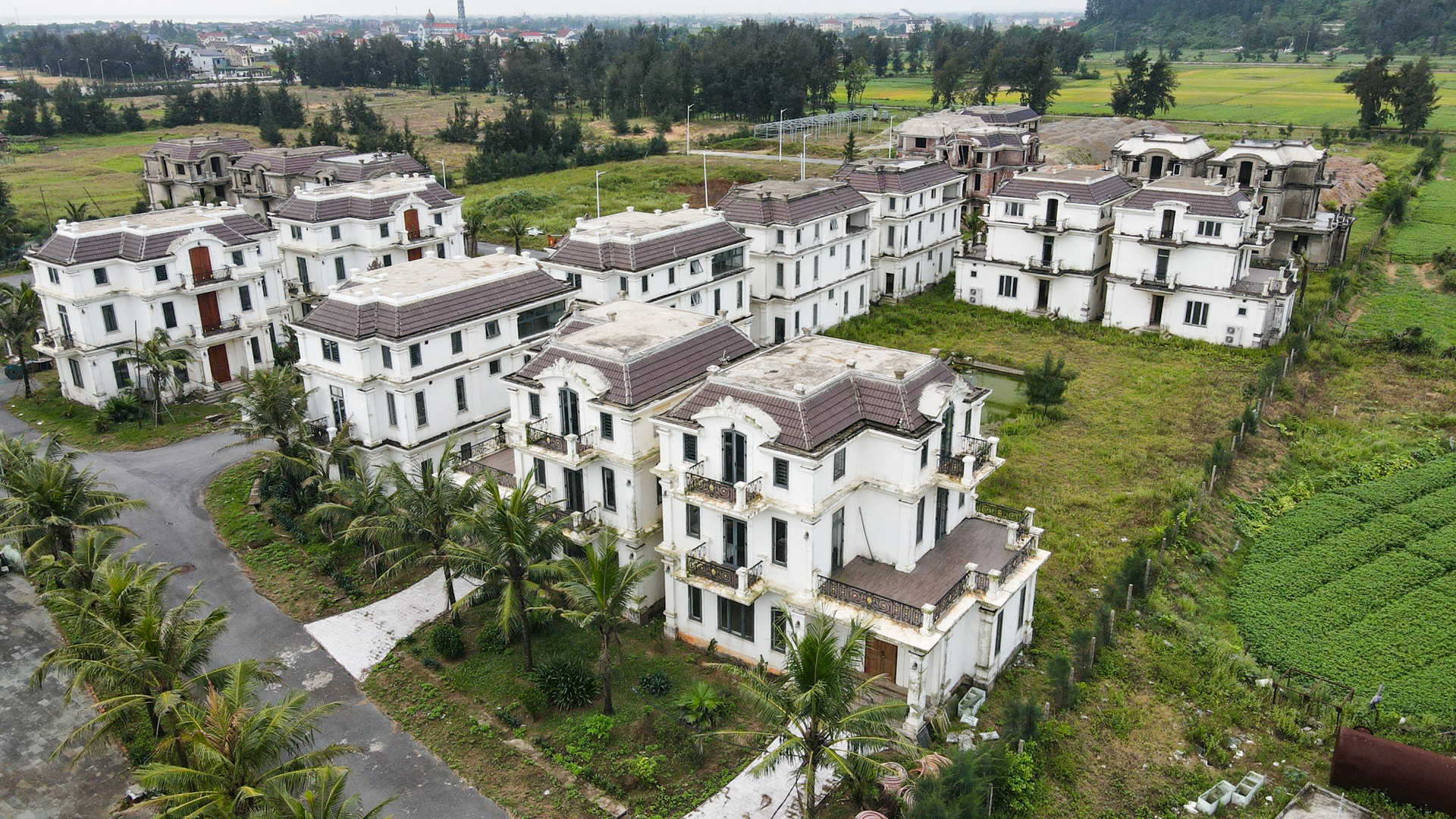 Khu biệt thự 370 tỷ đồng nằm hoang lạnh bên bờ biển Hà Tĩnh- Ảnh 2.