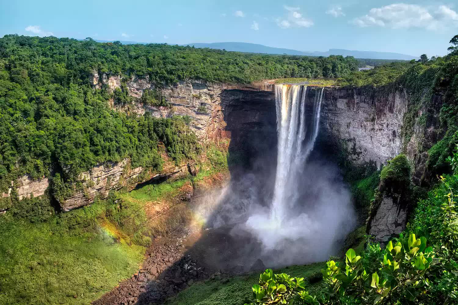 Chiêm ngưỡng 21 thác nước đẹp nhất thế giới: Việt Nam có tên, là thác nắm kỷ lục Đông Nam Á