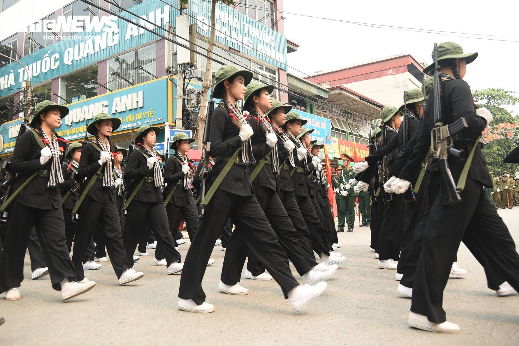 Ngắm những 'bóng hồng' tham gia diễu binh kỷ niệm Chiến thắng Điện Biên Phủ - Ảnh 19.