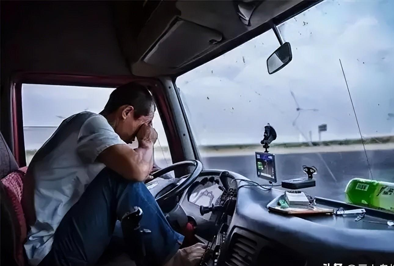 Bố mất để lại khoản nợ 2 tỷ, tôi chật vật trả thay rồi chết lặng khi thấy “hợp đồng vay tiền” từ họ hàng- Ảnh 2. Bố mất để lại khoản nợ 2 tỷ, tôi chật vật trả thay rồi chết lặng khi thấy “hợp đồng vay tiền” từ họ hàng- Ảnh 2.