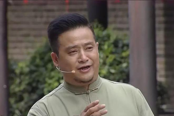 Lão nông mang 3 miếng ngọc vụn đi thẩm định: Chuyên gia báo giá không dưới 700 triệu, ông suy sụp tại chỗ- Ảnh 1. Lão nông mang 3 miếng ngọc vụn đi thẩm định: Chuyên gia báo giá không dưới 700 triệu, ông suy sụp tại chỗ- Ảnh 1.