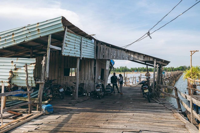 Cây cầu gỗ vượt sông dài nhất Việt Nam: Trải nghiệm thót tim đi mãi chẳng thấy bờ, nhưng đẹp và ngoạn mục hết sức!- Ảnh 9.