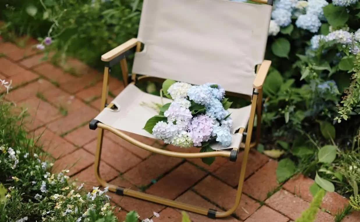 Người phụ nữ mua một căn nhà cũ rộng 60m2 và biến khoảng sân rộng 40m2 thành khu vườn mơ ước, cách trang trí ai nhìn cũng thích mê- Ảnh 23.