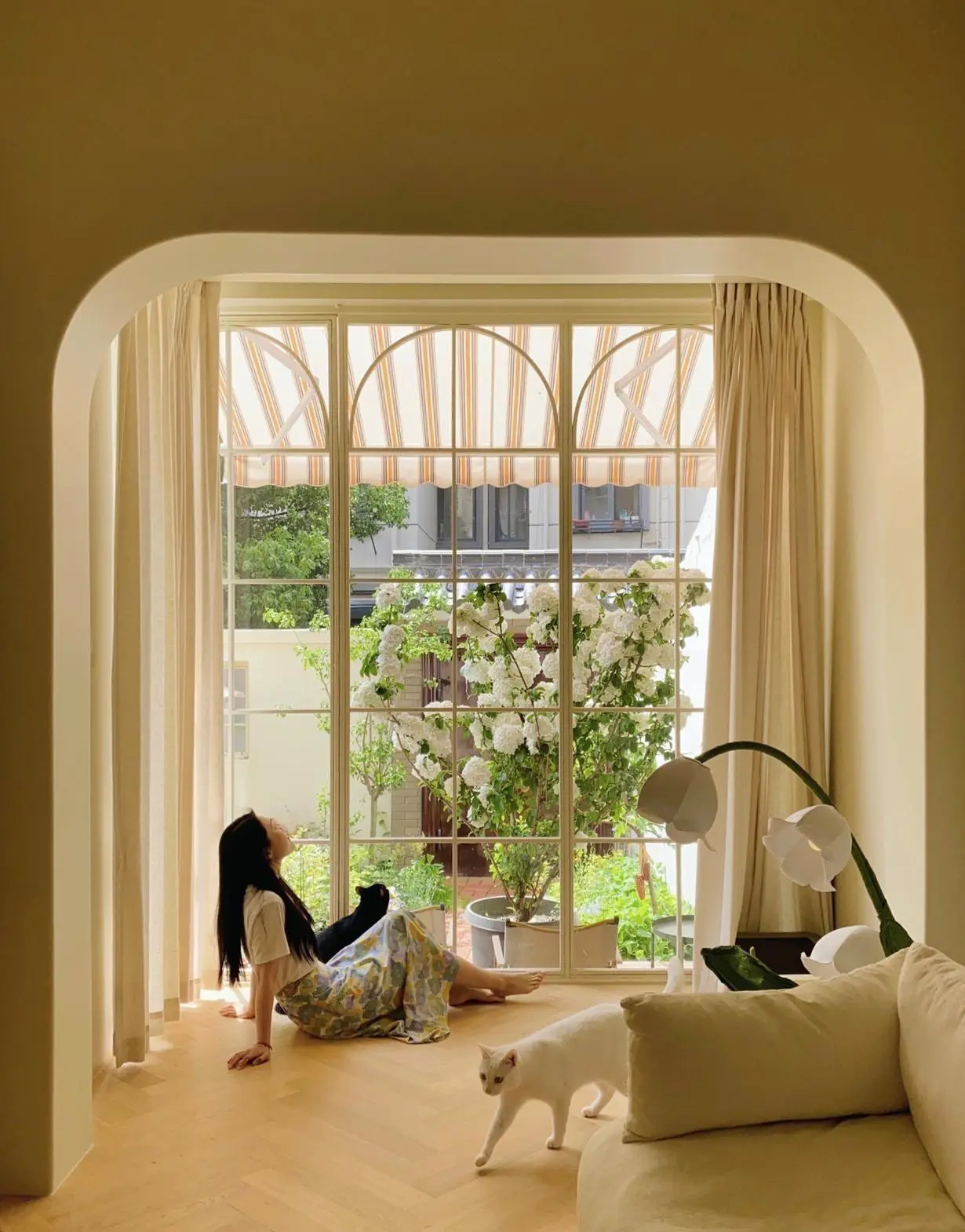 Người phụ nữ mua một căn nhà cũ rộng 60m2 và biến khoảng sân rộng 40m2 thành khu vườn mơ ước, cách trang trí ai nhìn cũng thích mê- Ảnh 8.