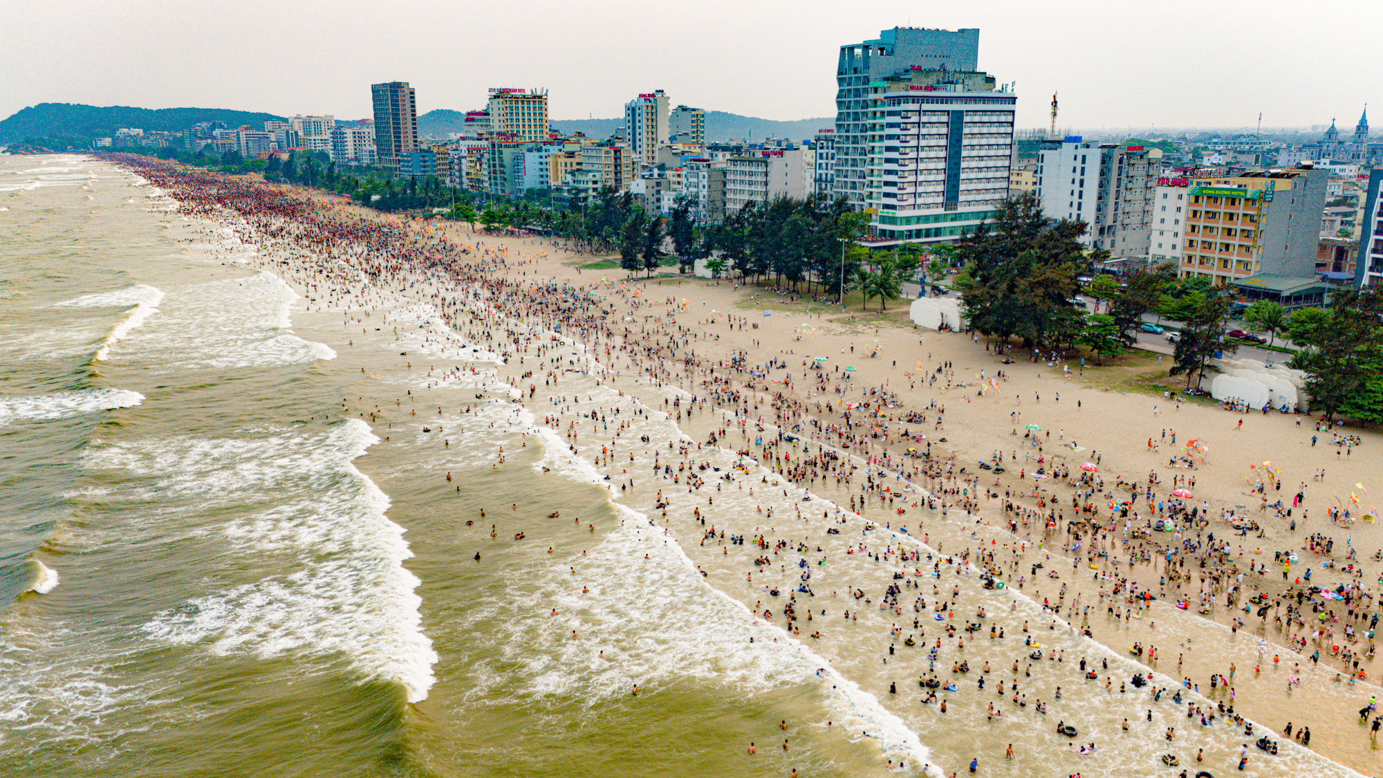 Toàn cảnh siêu dự án một tỷ USD của Sun Group tại thành phố nhỏ nhất Việt Nam: Công viên nước lớn bậc nhất miền Bắc, quảng trường biển sức chứa 10.000 người- Ảnh 1.