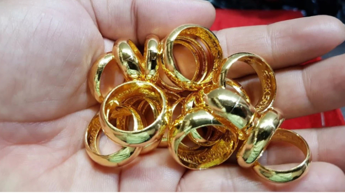 Thấy giá vàng tăng từng ngày, chồng tôi đòi bán đất đầu tư mua vàng để rồi giờ đây lao đao mất ăn mất ngủ - Ảnh 1. Thấy giá vàng tăng từng ngày, chồng tôi đòi bán đất đầu tư mua vàng để rồi giờ đây lao đao mất ăn mất ngủ - Ảnh 1.
