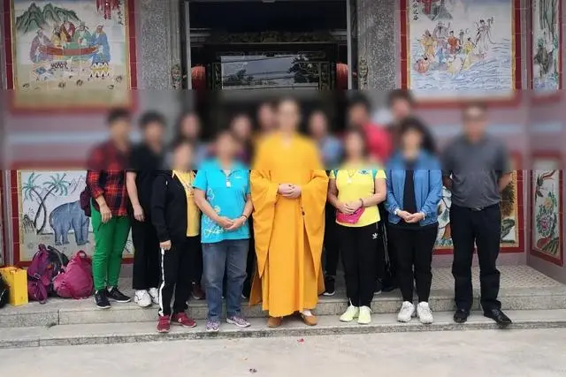 Trung Quốc: Sư trụ trì lắp vô số camera quanh chùa, ra ngoài luôn cải trang để che giấu 1 bí mật kinh hoàng- Ảnh 1. Trung Quốc: Sư trụ trì lắp vô số camera quanh chùa, ra ngoài luôn cải trang để che giấu 1 bí mật kinh hoàng- Ảnh 1.