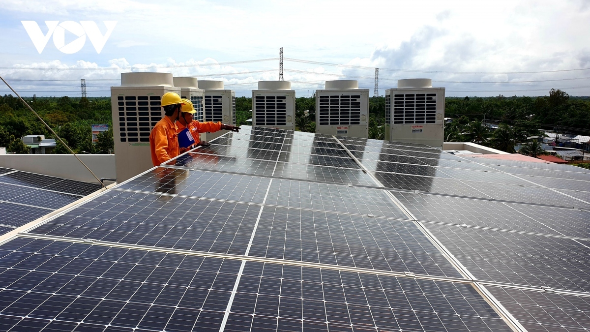 Khuyến khích phát triển điện mặt trời mái nhà không kinh doanh, mua bán - Ảnh 2.
