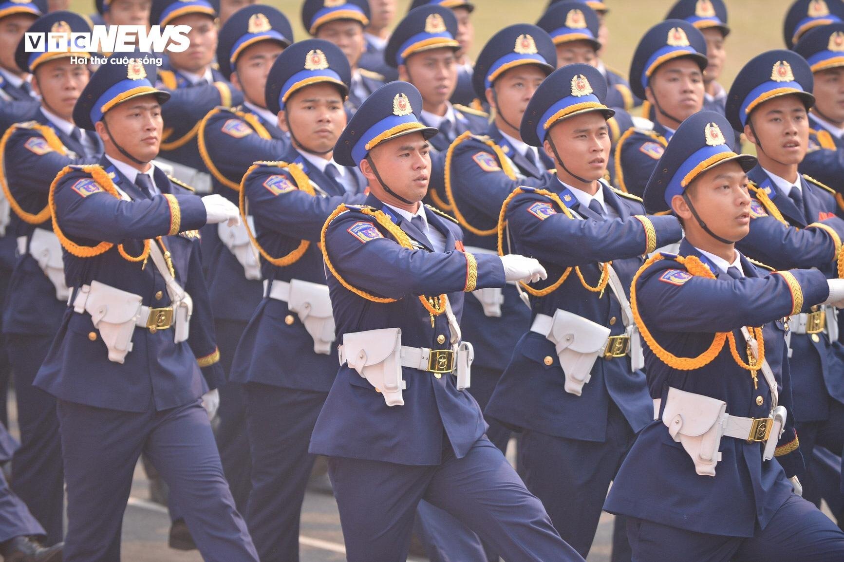 Dàn đại bác khai hoả trong lễ tổng duyệt 70 năm Chiến thắng Điện Biên Phủ - Ảnh 15. Dàn đại bác khai hoả trong lễ tổng duyệt 70 năm Chiến thắng Điện Biên Phủ - Ảnh 15.