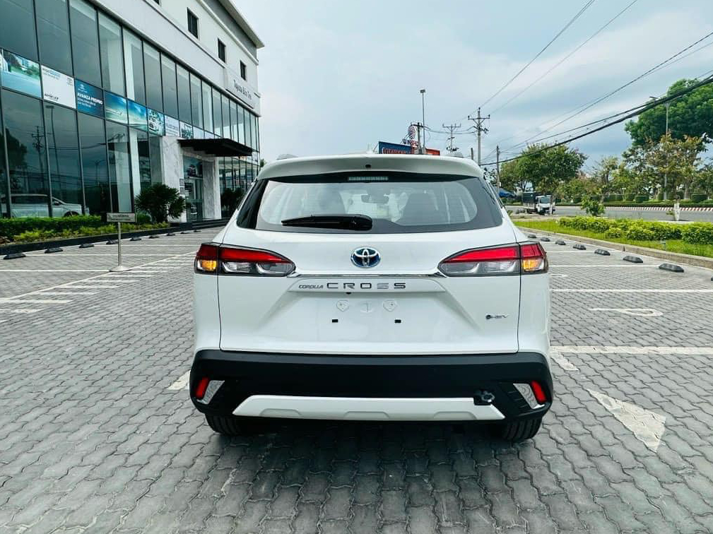 Ảnh thực tế Toyota Corolla Cross 2024 giá từ 820 triệu tại đại lý: Đúng vua công nghệ phân khúc, có điểm khác bản Thái - Ảnh 5.