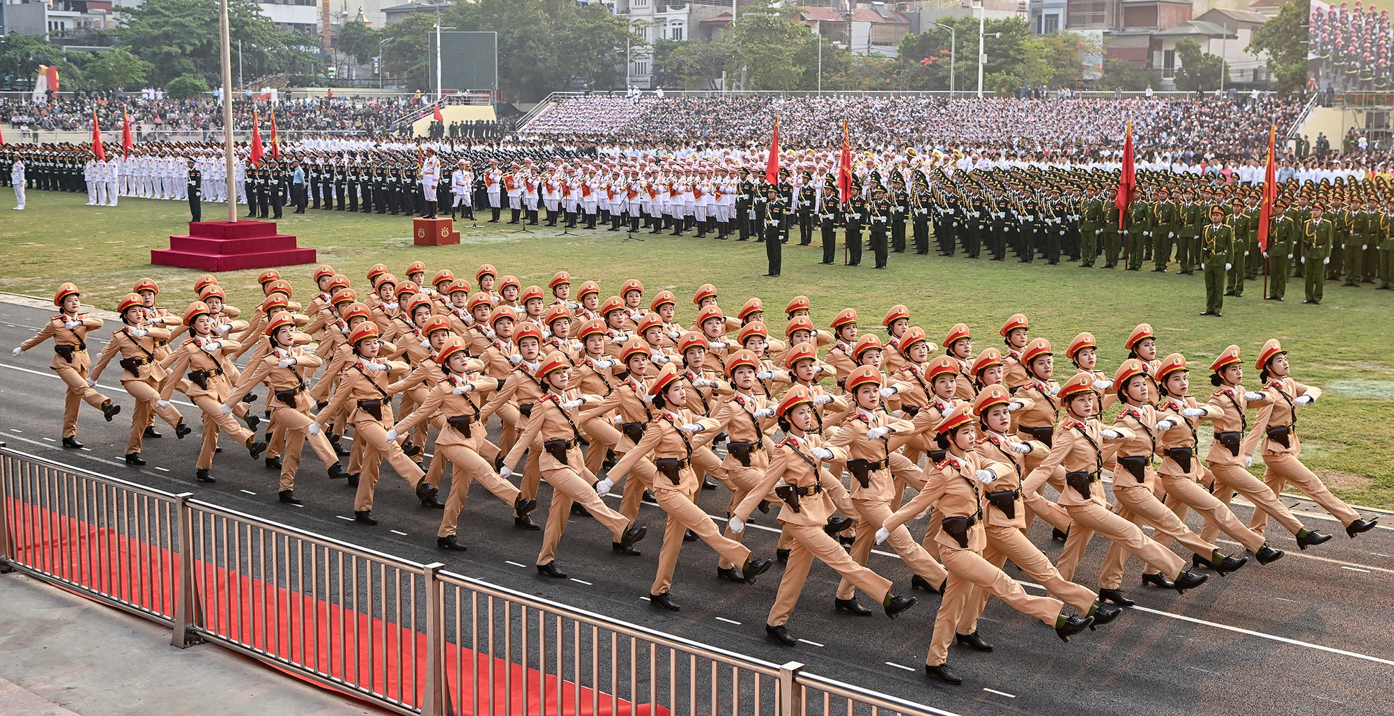 Cập nhật: Lễ diễu binh hào hùng chưa từng có trong lịch sử với 12.000 người, 12 máy bay ở Điện Biên Phủ- Ảnh 13.