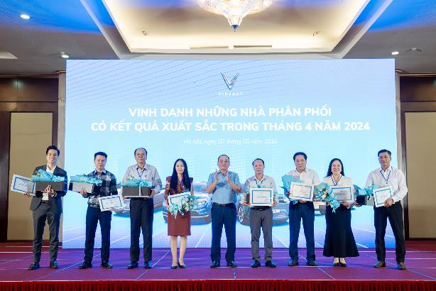 Tỷ phú Phạm Nhật Vượng: Vingroup chấp nhận hy sinh, chấp nhận khó khăn để xây dựng thành công một thương hiệu Việt đẳng cấp quốc tế - Ảnh 1.