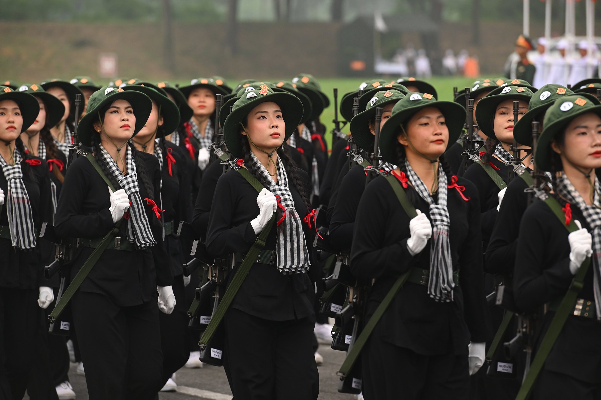Cập nhật: Lễ diễu binh hào hùng chưa từng có trong lịch sử với 12.000 người, 12 máy bay ở Điện Biên Phủ - Ảnh 19.