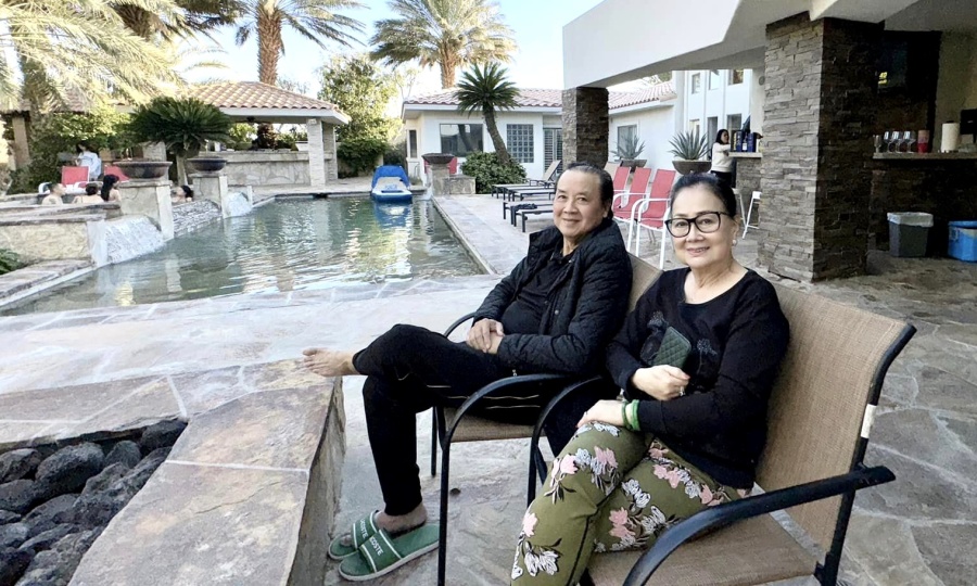 Nam NSƯT mua nhà 45 tỷ đẹp như resort ở Mỹ, U80 sống hồn nhiên sau bạo bệnh phải cắt nửa lá gan - Ảnh 7. Nam NSƯT mua nhà 45 tỷ đẹp như resort ở Mỹ, U80 sống hồn nhiên sau bạo bệnh phải cắt nửa lá gan - Ảnh 7.