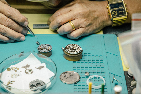 Địa chỉ lau dầu đồng hồ cơ uy tín Hà Nội- Ảnh 1. Địa chỉ lau dầu đồng hồ cơ uy tín Hà Nội- Ảnh 1.