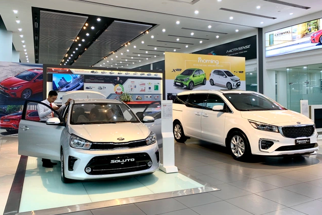 Người Việt mua hơn 830 ô tô mỗi ngày- Ảnh 1. Người Việt mua hơn 830 ô tô mỗi ngày- Ảnh 1.