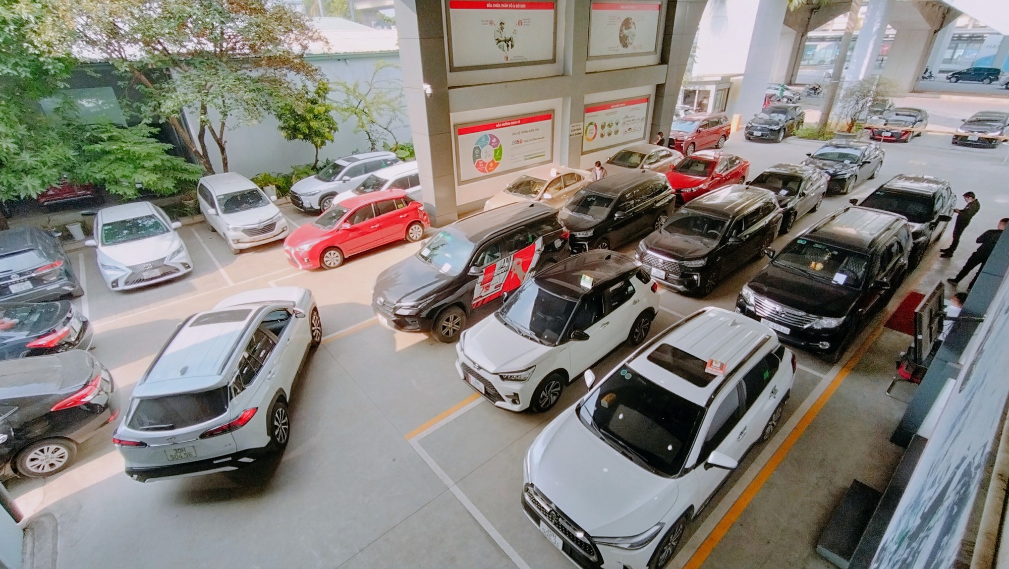 Xe cũ tại Việt Nam bùng nổ: Toyota vẫn được chuộng nhất, dân có tiền ngày càng nhiều nhưng đang mất niềm tin vì một số lý do- Ảnh 3.