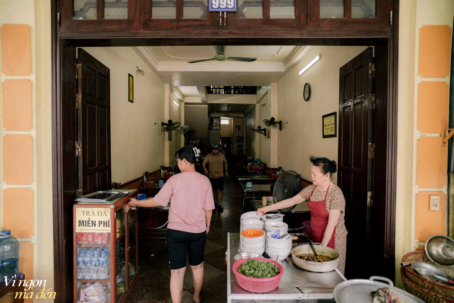 Ăn gì ở Ninh Bình? Ghé hàng miến lươn nức tiếng tuổi đời hơn nửa thế kỷ, thưởng thức bún chả vuông tại quán ngày bán sương sương 700 suất- Ảnh 7.