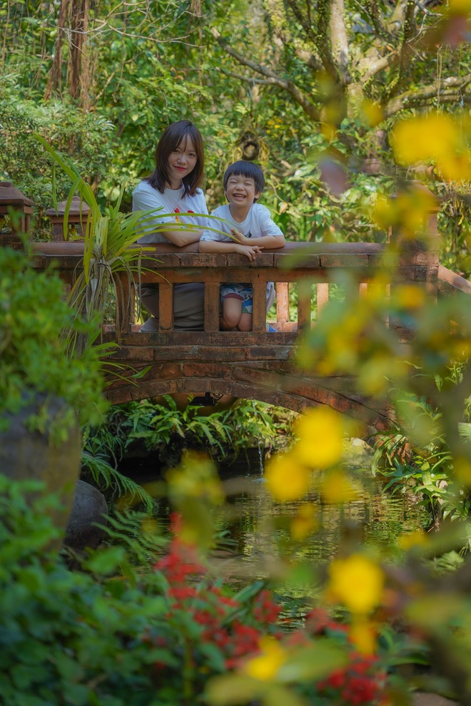 Bỏ Hà Nội vào Đà Nẵng sống vì mê biển, đưa con đi học bằng máy bay, 2 năm sau gia đình ân hận một điều- Ảnh 4.