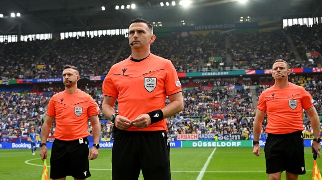 Hé lộ thu nhập của các trọng tài ở EURO 2024: Bắt 1 trận mua được 1 chiếc ô tô- Ảnh 1.