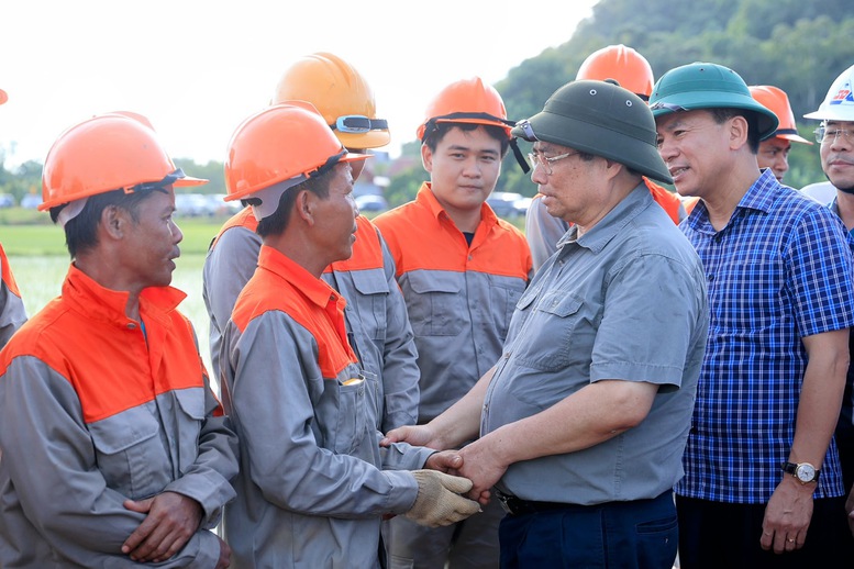 Kỳ tích trong lịch sử ngành điện ở dự án 22.356 tỷ đồng: Công trình dài 519 km hoàn thành trong 6 tháng- Ảnh 12.