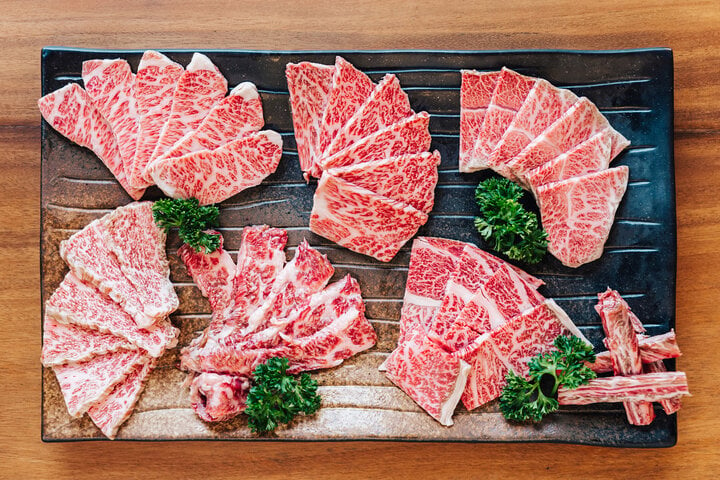 Lý do gì khiến thịt bò Wagyu siêu đắt đỏ, giá cả chục triệu đồng/kg?- Ảnh 2.