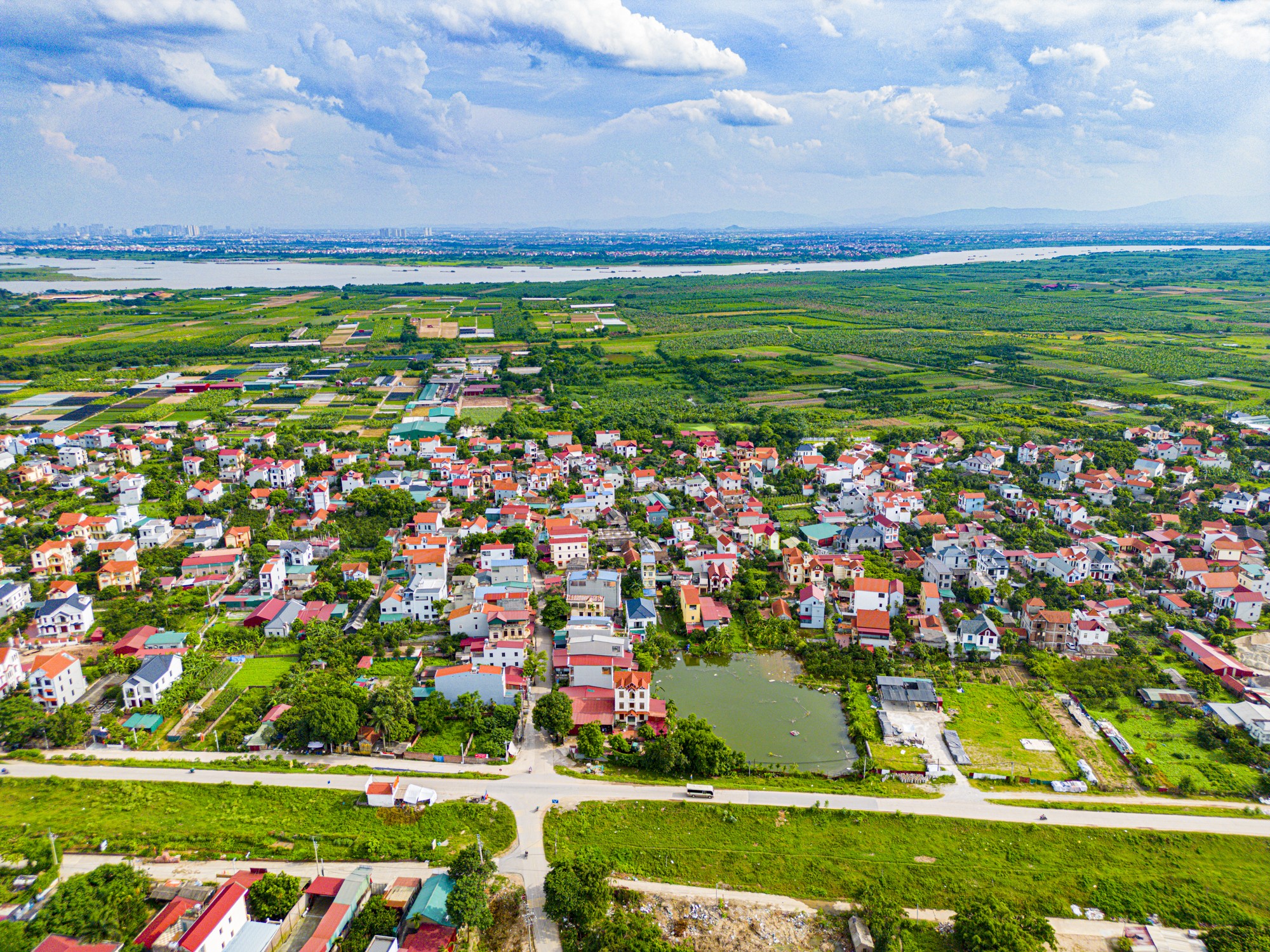 Toàn cảnh dự án Vành đai 4 qua huyện Mê Linh: Tiến độ thần tốc, dự kiến hoàn thành đường song hành sau 6 tháng nữa, chuẩn bị khởi công cầu 10.000 tỷ- Ảnh 5.