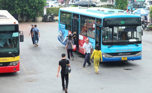 Đề xuất tăng giá vé xe buýt Hà Nội lên cao nhất 20 nghìn đồng/lượt- Ảnh 1.