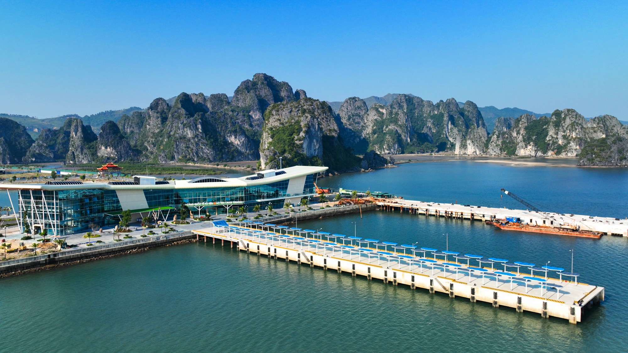 Toàn cảnh khu vực ven biển dài 13 km là tâm điểm phát triển bất động sản của huyện có cả sân bay, cảng biển, đường cao tốc- Ảnh 3. Toàn cảnh khu vực ven biển dài 13 km là tâm điểm phát triển bất động sản của huyện có cả sân bay, cảng biển, đường cao tốc- Ảnh 3.