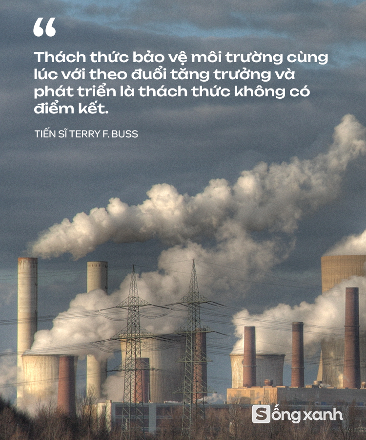 Tiến sỹ Mỹ: Cà phê trứng Hà Nội rất ngon, nhưng uống cà phê ngoài ban công thì... sợ- Ảnh 2.