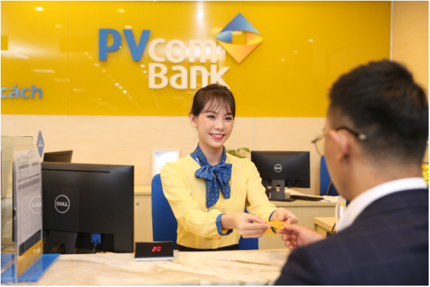 Tăng tốc trên đường đua chuyển đổi số, PVcomBank thu về trái ngọt- Ảnh 2.