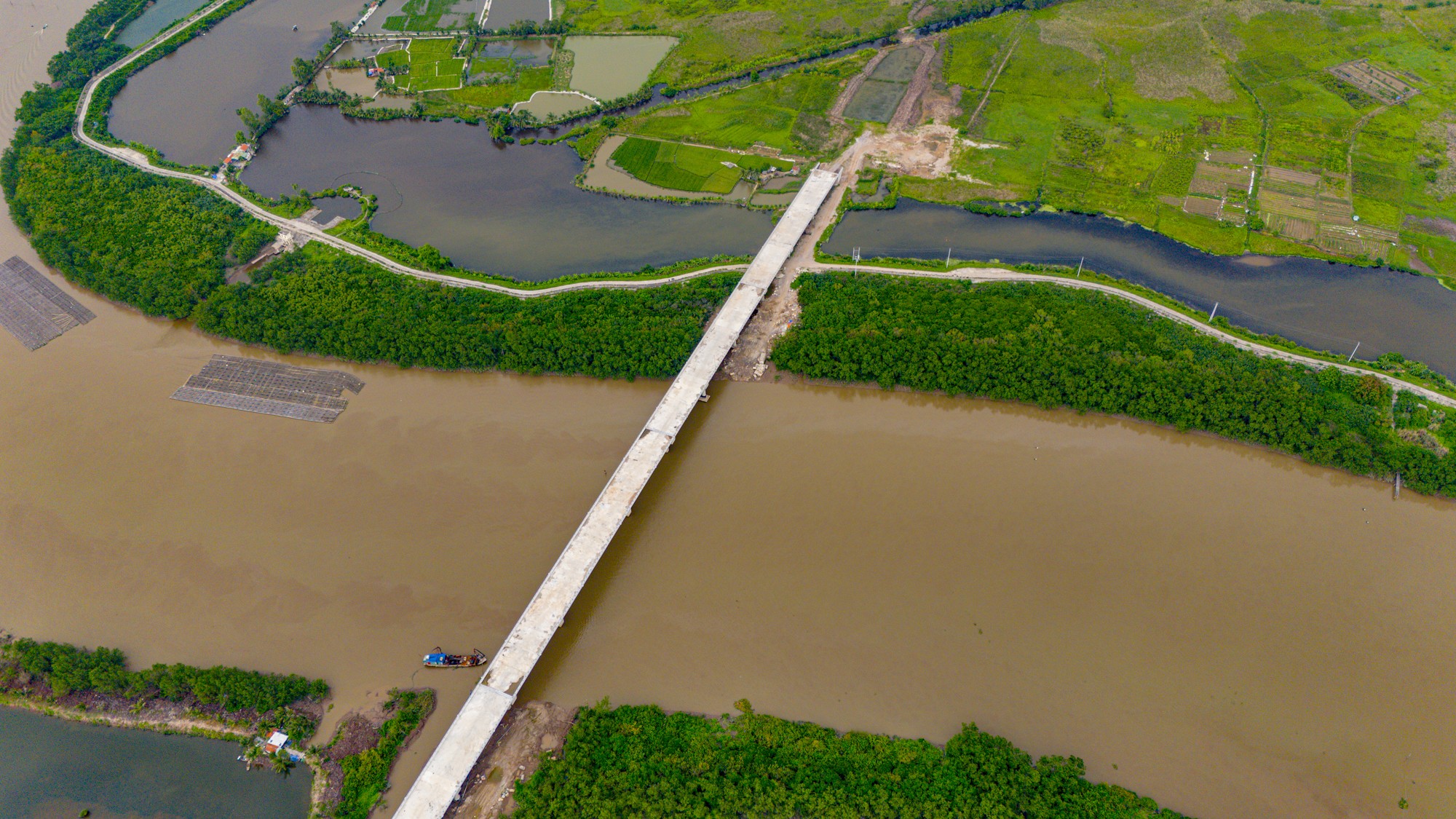 Toàn cảnh tuyến đường 2.100 tỷ nối cao tốc đắt nhất Việt Nam với khu công nghiệp tỷ USD ở tỉnh biên giới giáp Trung Quốc- Ảnh 5. Toàn cảnh tuyến đường 2.100 tỷ nối cao tốc đắt nhất Việt Nam với khu công nghiệp tỷ USD ở tỉnh biên giới giáp Trung Quốc- Ảnh 5.