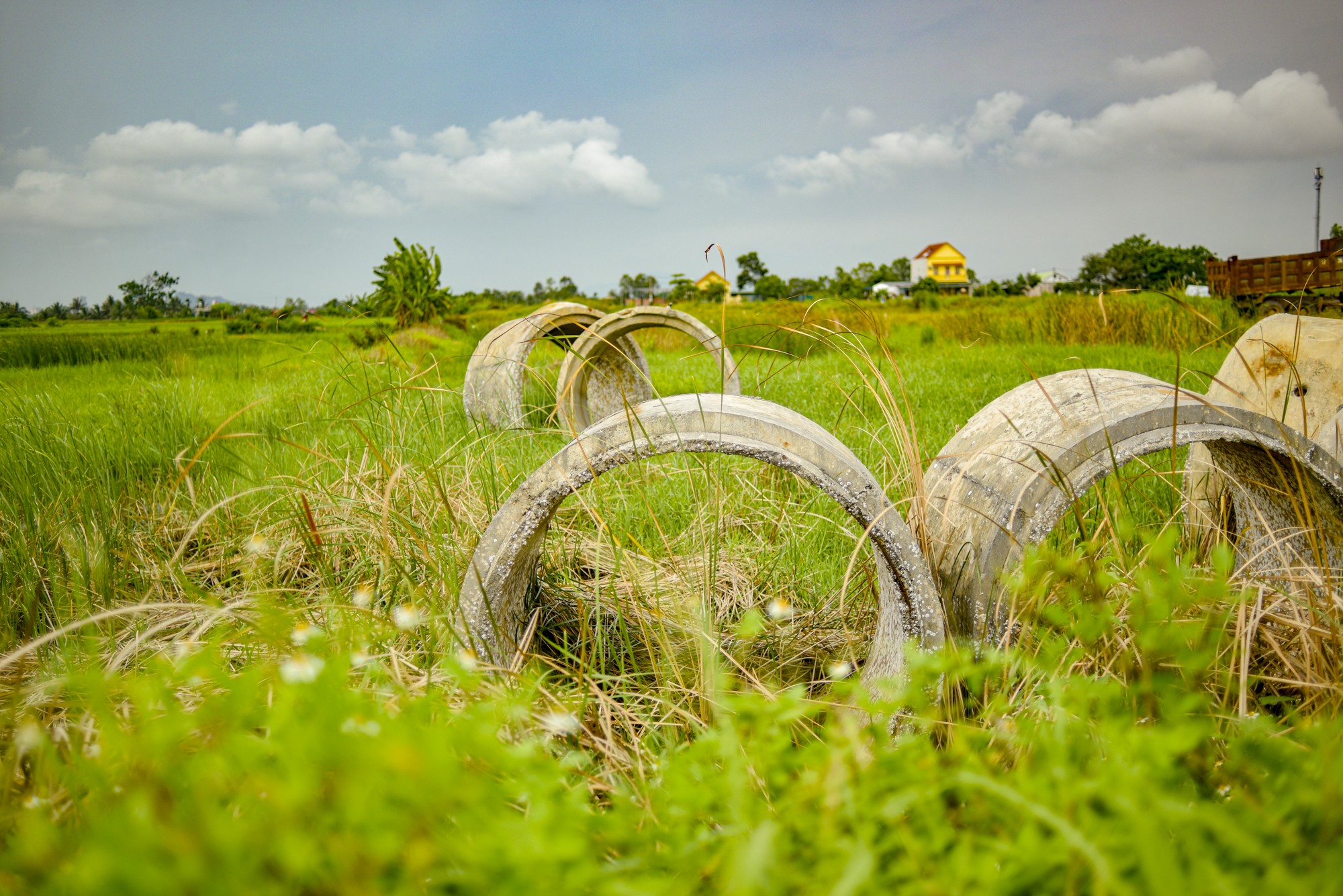 Toàn cảnh tuyến đường 2.100 tỷ nối cao tốc đắt nhất Việt Nam với khu công nghiệp tỷ USD ở tỉnh biên giới giáp Trung Quốc- Ảnh 7. Toàn cảnh tuyến đường 2.100 tỷ nối cao tốc đắt nhất Việt Nam với khu công nghiệp tỷ USD ở tỉnh biên giới giáp Trung Quốc- Ảnh 7.
