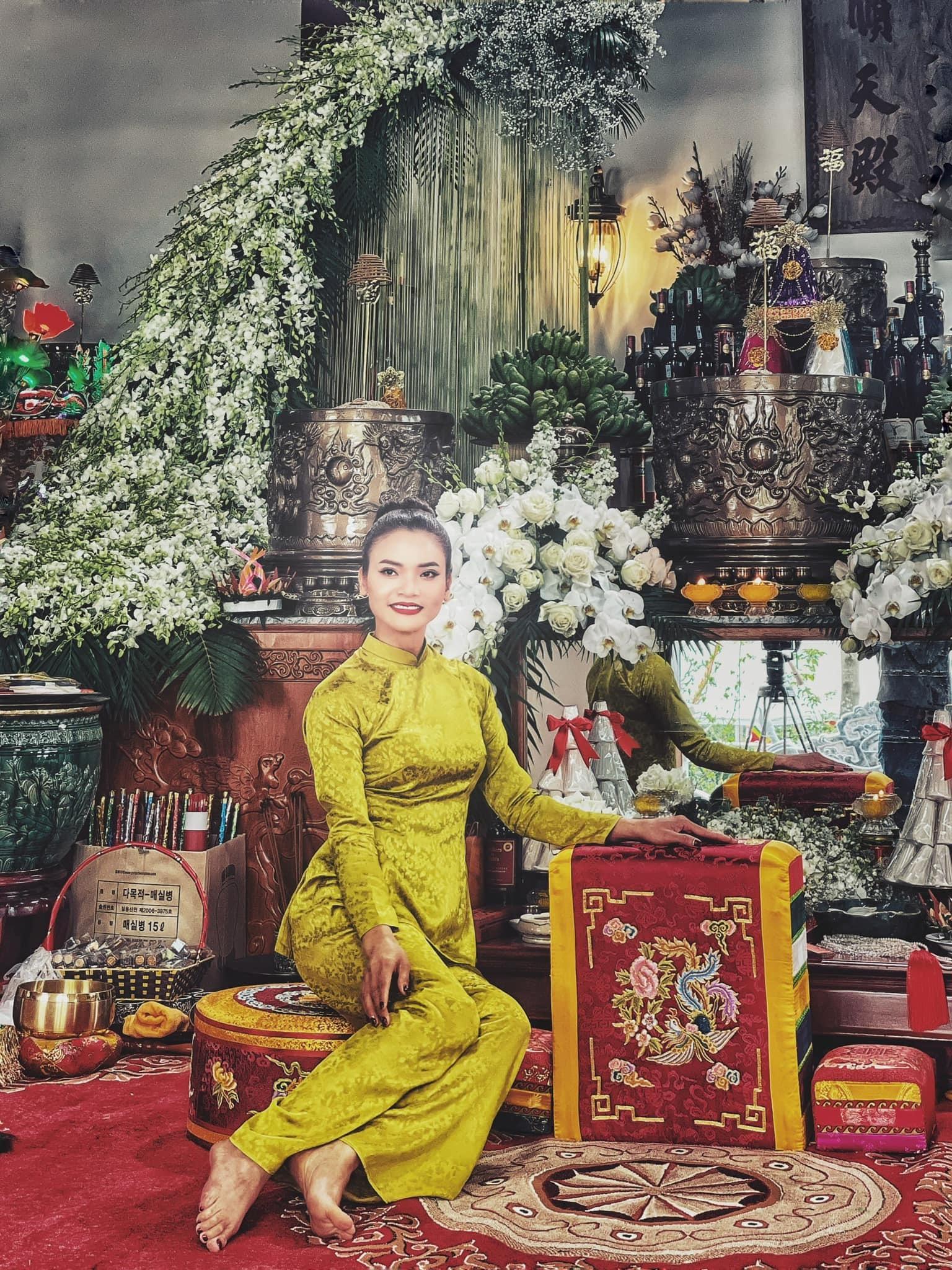 Nữ ca sĩ trẻ nhất được phong tặng NSND: Qua 2 lần đò nhưng không con, 42 tuổi sống an yên trong ngôi biệt phủ rộng hơn 8.000m2- Ảnh 9. Nữ ca sĩ trẻ nhất được phong tặng NSND: Qua 2 lần đò nhưng không con, 42 tuổi sống an yên trong ngôi biệt phủ rộng hơn 8.000m2- Ảnh 9.