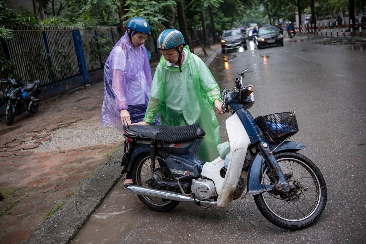 Phụ huynh 80 tuổi đưa con đi thi vào lớp 10: Tối kỵ dùng chữ phải với con, sẵn sàng bỏ 1-2 tỷ cho con đi học- Ảnh 3.