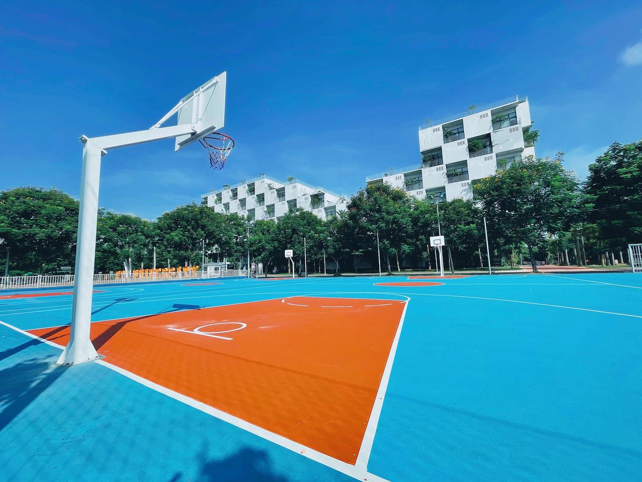 So kè hệ thống giáo dục từ tiểu học đến đại học do 2 “đại gia” Việt bao trọn: Danh sách trải dài từ Bắc đến Nam, “nhập khẩu” chương trình học Mỹ, Anh, học phí bậc ĐH chênh nhau ngỡ ngàng- Ảnh 14. So kè hệ thống giáo dục từ tiểu học đến đại học do 2 “đại gia” Việt bao trọn: Danh sách trải dài từ Bắc đến Nam, “nhập khẩu” chương trình học Mỹ, Anh, học phí bậc ĐH chênh nhau ngỡ ngàng- Ảnh 14.