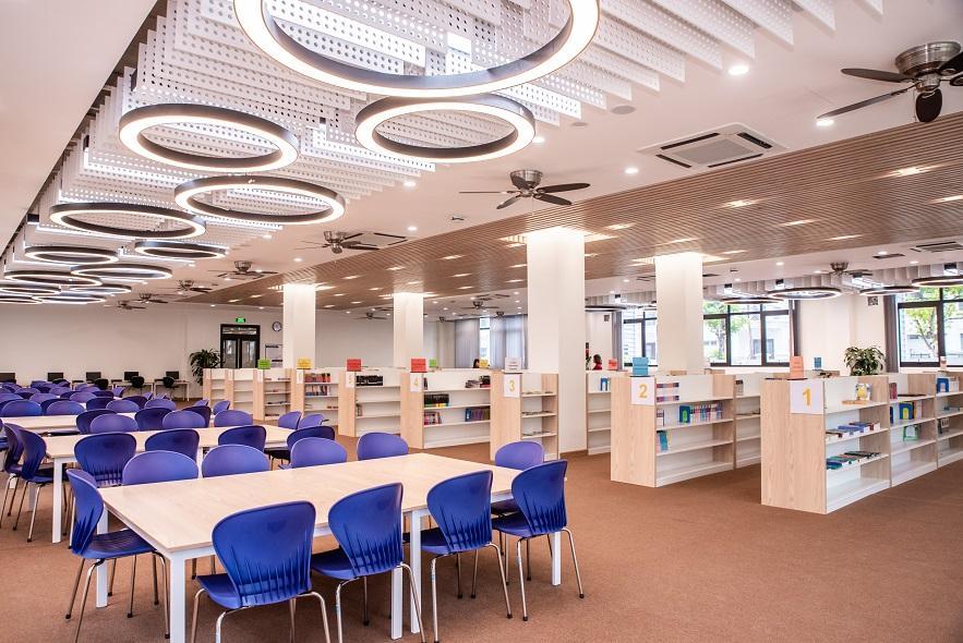 So kè hệ thống giáo dục từ tiểu học đến đại học do 2 “đại gia” Việt bao trọn: Danh sách trải dài từ Bắc đến Nam, “nhập khẩu” chương trình học Mỹ, Anh, học phí bậc ĐH chênh nhau ngỡ ngàng- Ảnh 7. So kè hệ thống giáo dục từ tiểu học đến đại học do 2 “đại gia” Việt bao trọn: Danh sách trải dài từ Bắc đến Nam, “nhập khẩu” chương trình học Mỹ, Anh, học phí bậc ĐH chênh nhau ngỡ ngàng- Ảnh 7.